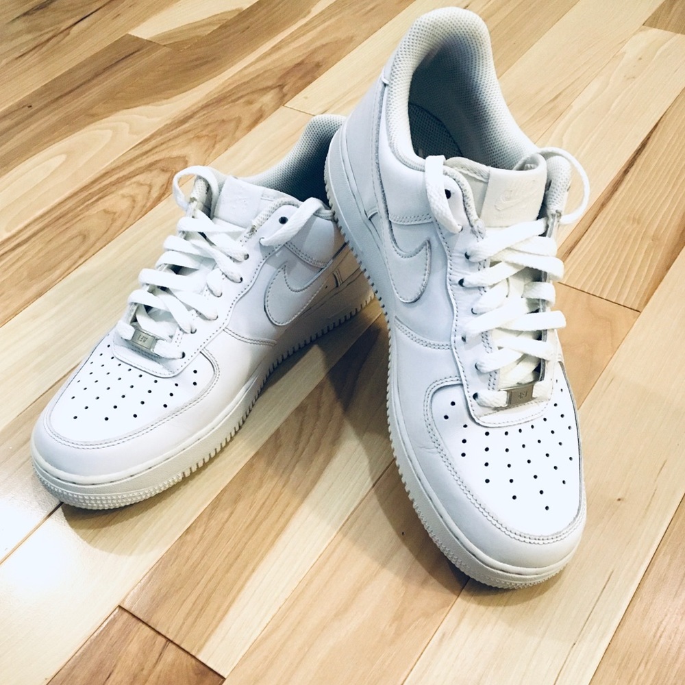 Nike Air Force 1 Low Triple White Men's Size 9.5 - Picture 4 of 11